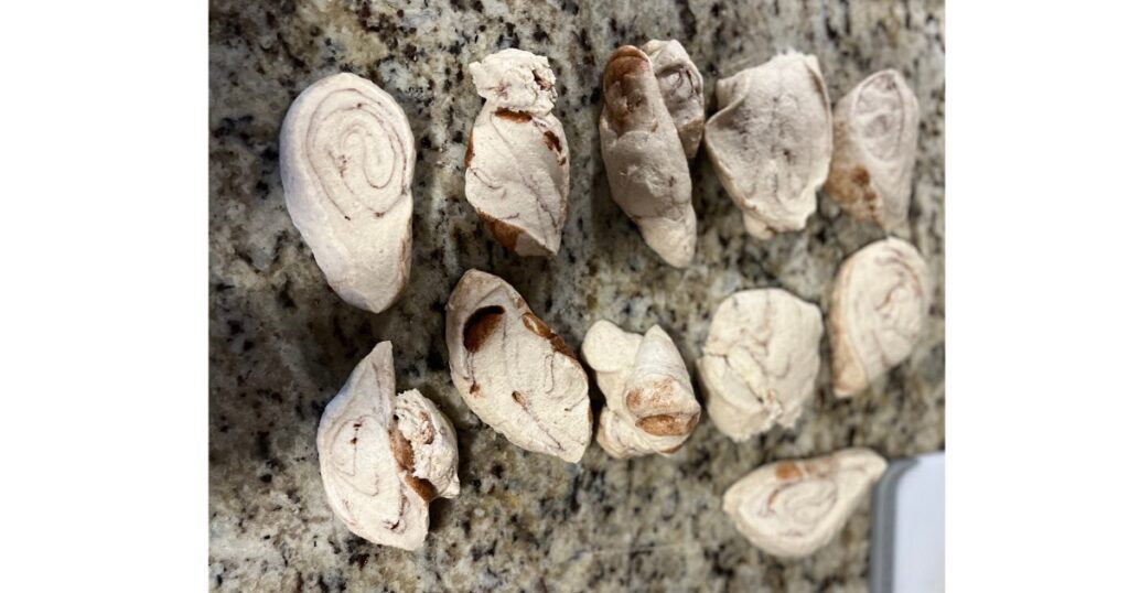 cinnamon swirl sourdough bagel bread