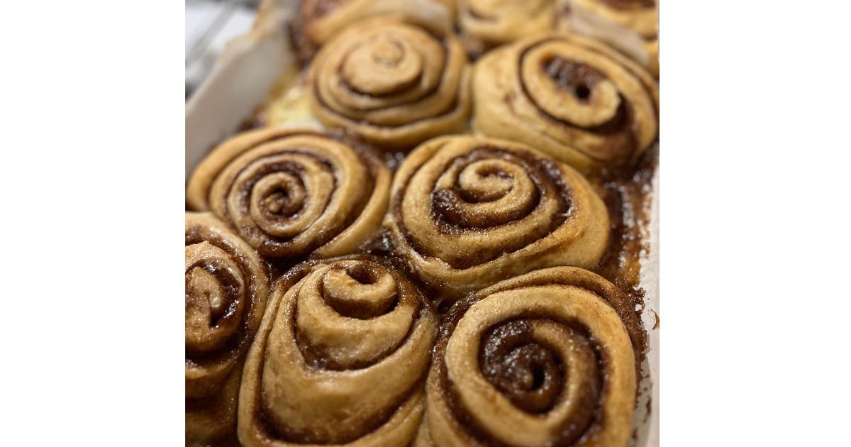 sourdough discard cinnamon rolls without frosting