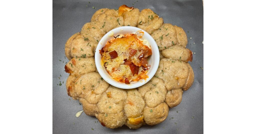 sourdough cheesy pull apart bread with smoked pizza dip